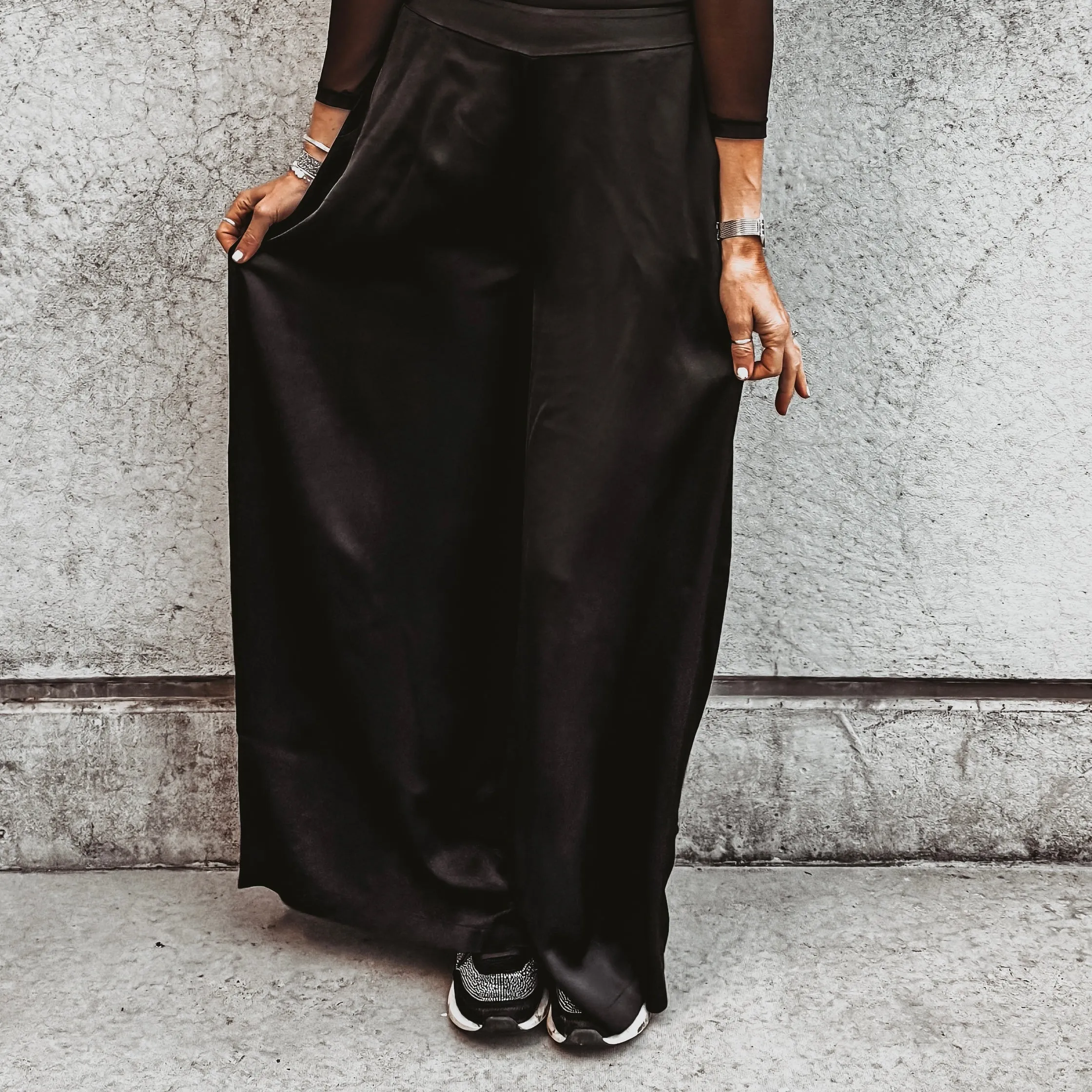 Black Radana palazzo pants *NEW*