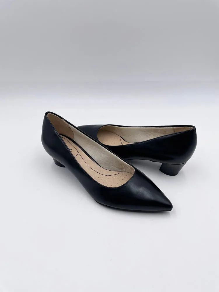 Minx Chealseapu in Black by Life Stride